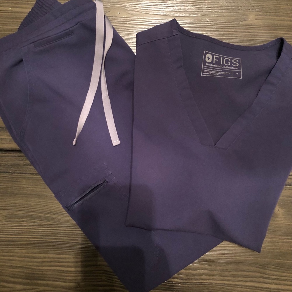 Figs women’s scrubs